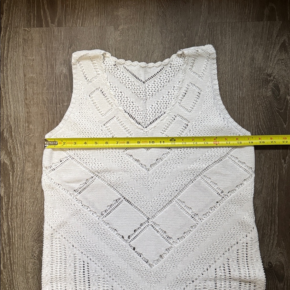 Elegant White Sleeveless Crochet Cover-up - Picture 2 of 5